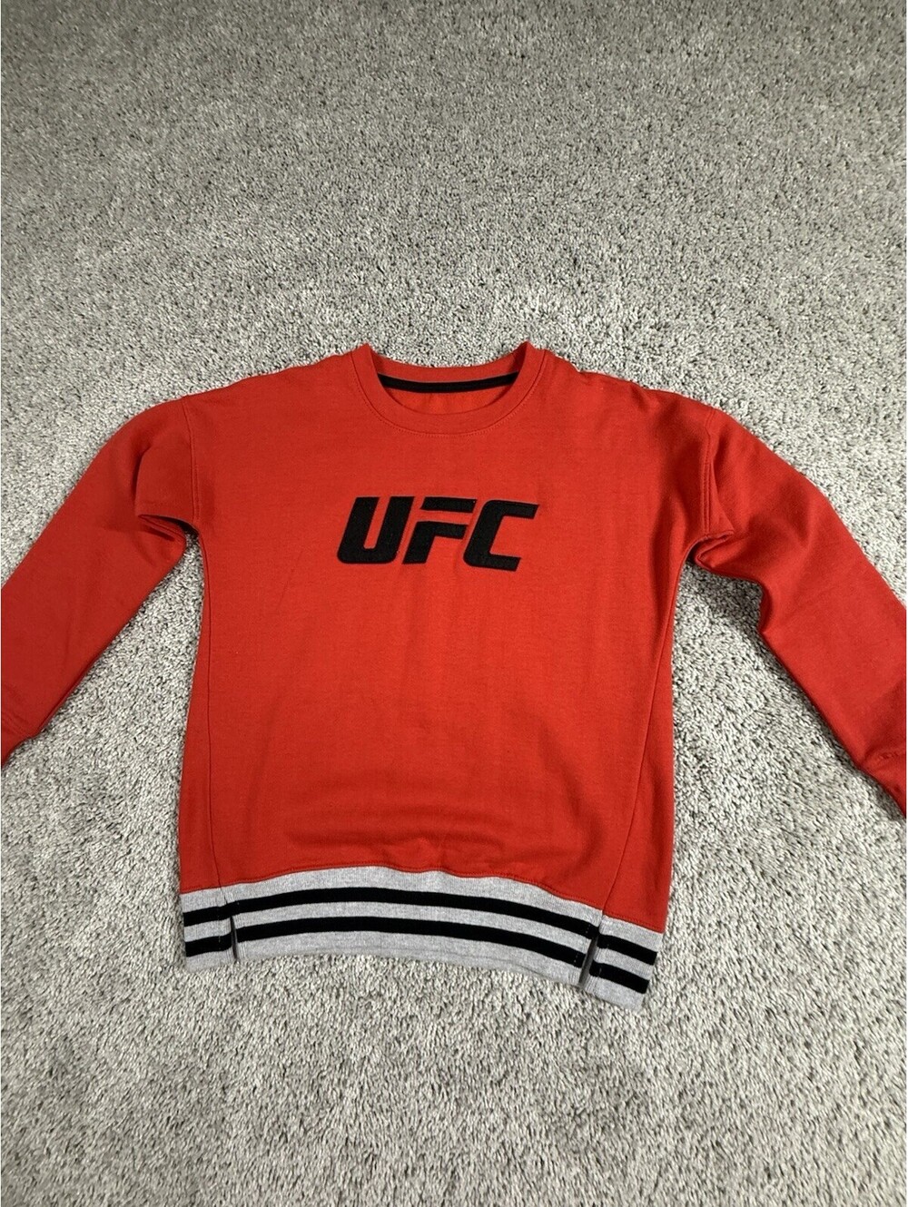 UFC Womens Roaring Glory Pullover Sweatshirt Size Medium Red Slim Fit